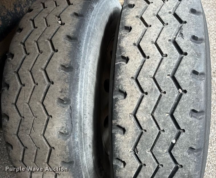 image for item DZ4191 2000 East end dump trailer