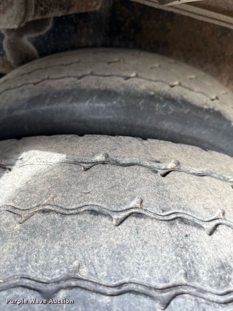 image for item DZ4191 2000 East end dump trailer