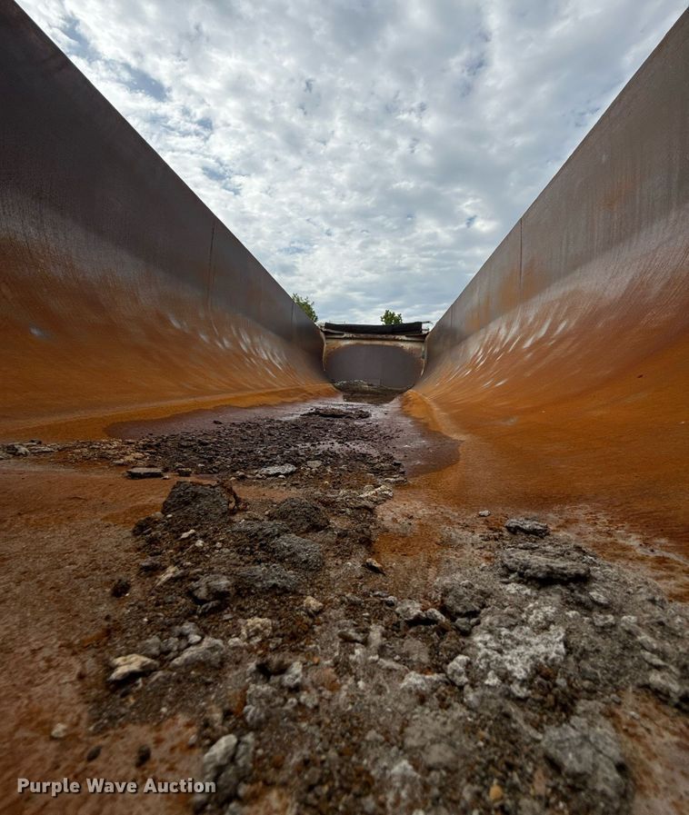 image for item DZ4192 1999 Western Construction Components end dump trailer