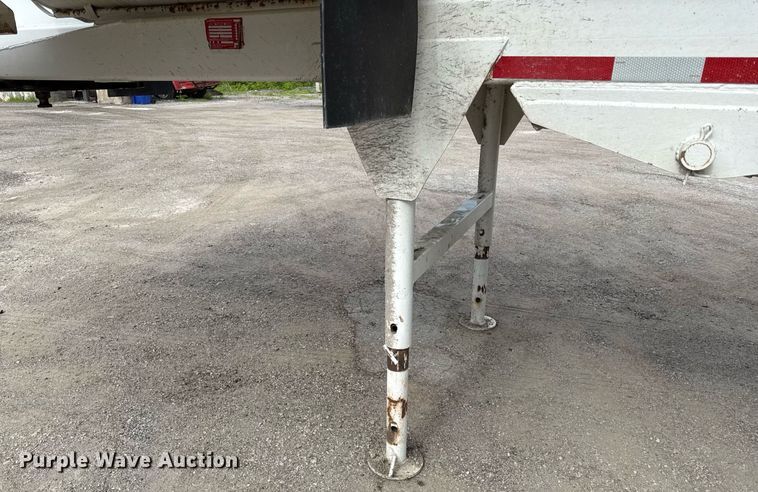 image for item DZ4192 1999 Western Construction Components end dump trailer