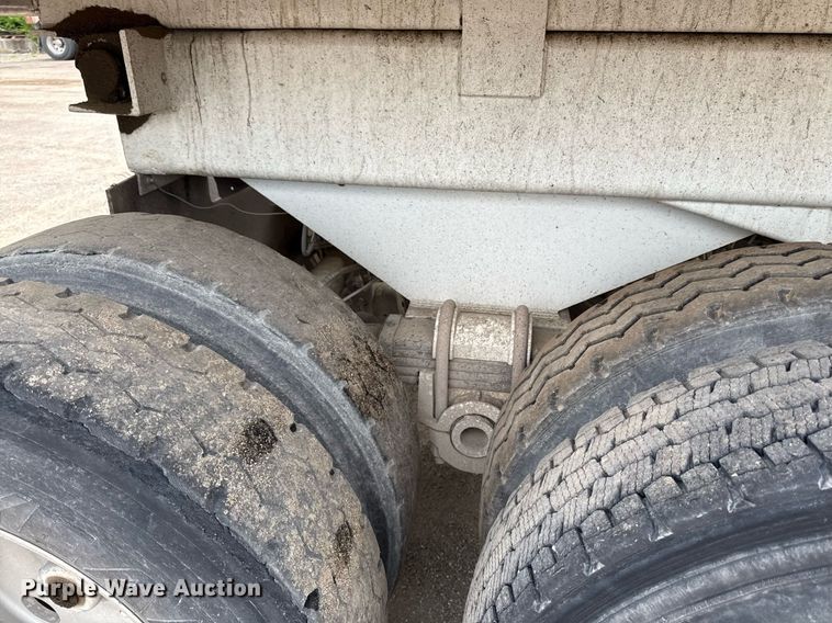 image for item DZ4192 1999 Western Construction Components end dump trailer