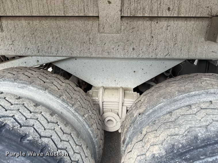 image for item DZ4192 1999 Western Construction Components end dump trailer