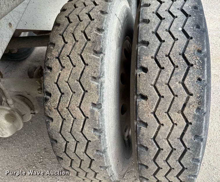 image for item DZ4192 1999 Western Construction Components end dump trailer