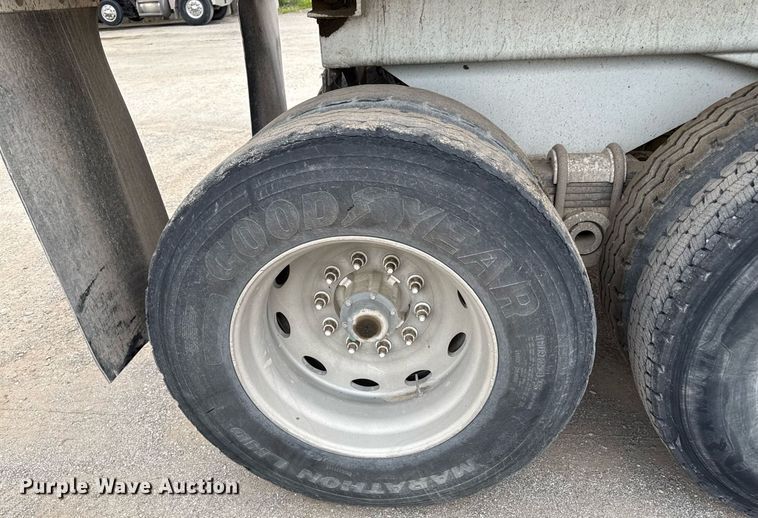 image for item DZ4192 1999 Western Construction Components end dump trailer