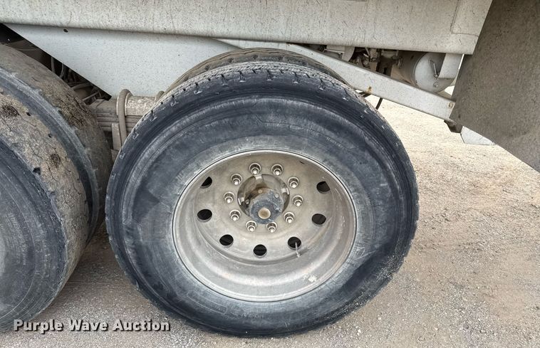 image for item DZ4192 1999 Western Construction Components end dump trailer