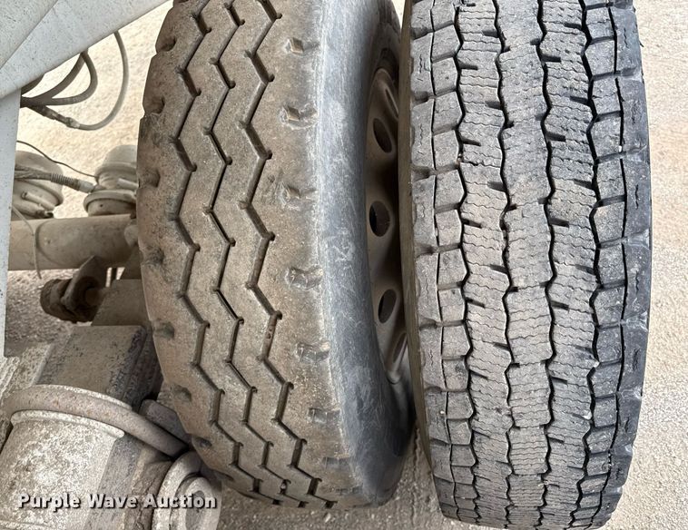 image for item DZ4192 1999 Western Construction Components end dump trailer