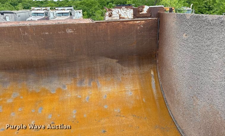 image for item DZ4193 1999 Western Construction Components end dump trailer