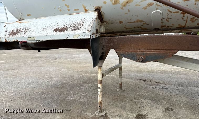 image for item DZ4193 1999 Western Construction Components end dump trailer