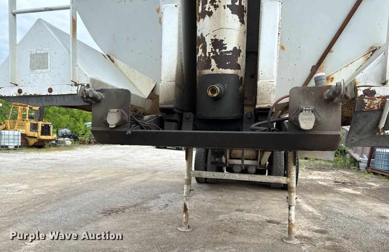 image for item DZ4193 1999 Western Construction Components end dump trailer