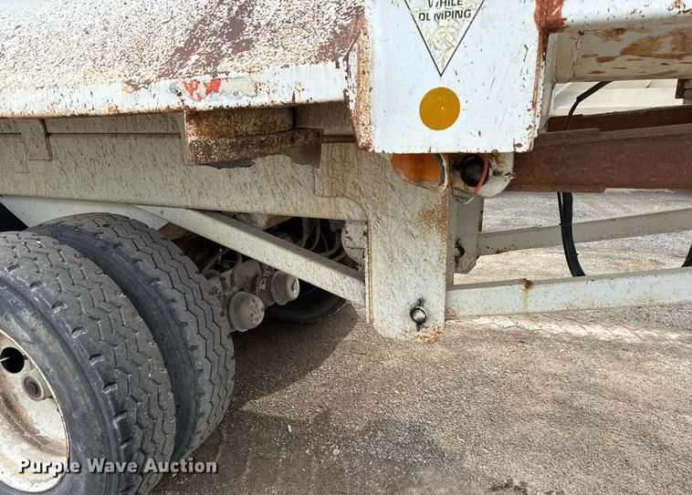 image for item DZ4193 1999 Western Construction Components end dump trailer