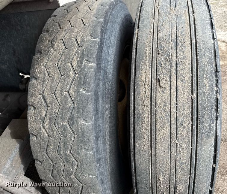 image for item DZ4193 1999 Western Construction Components end dump trailer