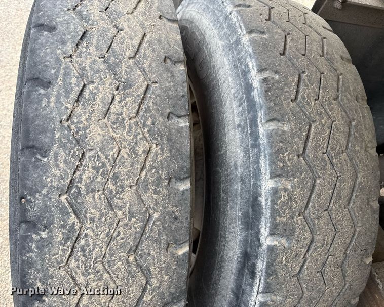 image for item DZ4193 1999 Western Construction Components end dump trailer