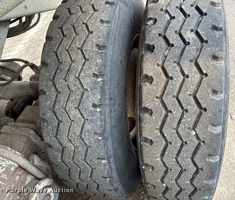 image for item DZ4193 1999 Western Construction Components end dump trailer