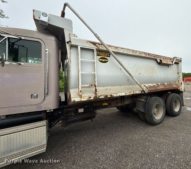 image for item DZ4194 2000 Peterbilt 378 dump truck
