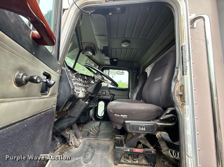 image for item DZ4194 2000 Peterbilt 378 dump truck