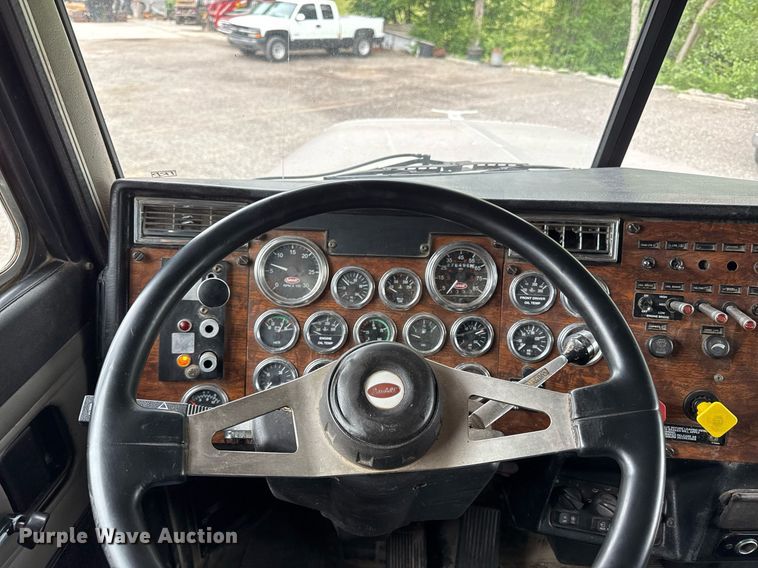 image for item DZ4194 2000 Peterbilt 378 dump truck