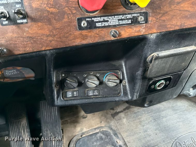 image for item DZ4194 2000 Peterbilt 378 dump truck