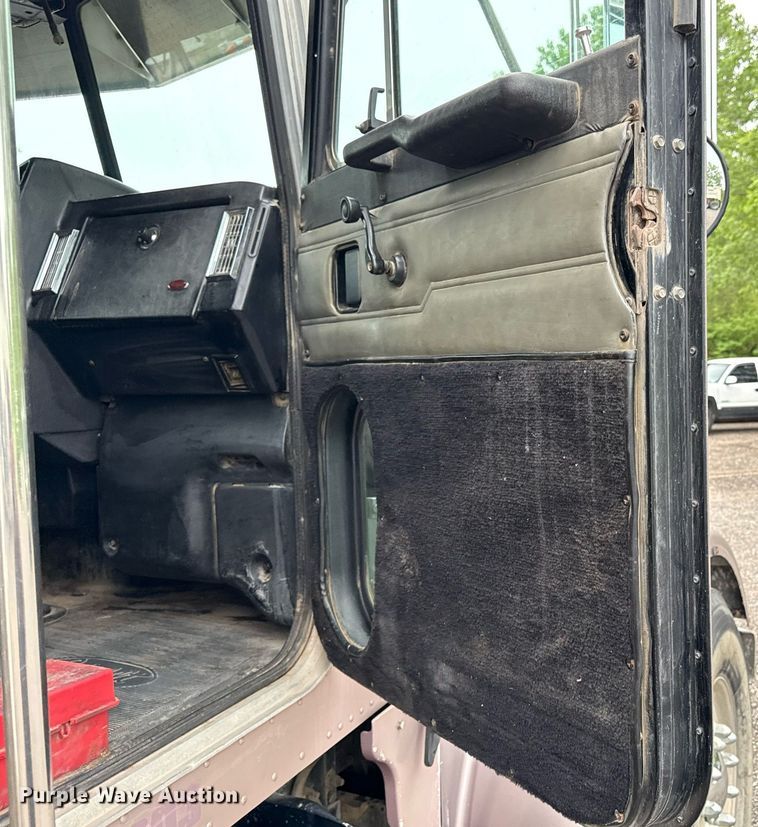 image for item DZ4194 2000 Peterbilt 378 dump truck