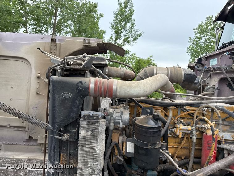 image for item DZ4194 2000 Peterbilt 378 dump truck