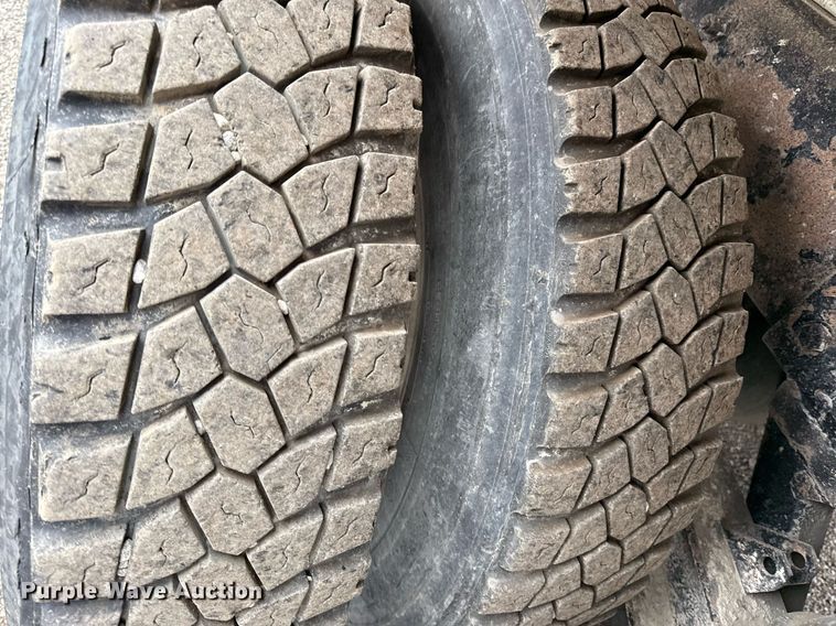 image for item DZ4194 2000 Peterbilt 378 dump truck