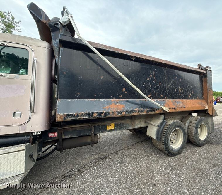 image for item DZ4195 2000 Peterbilt 378 dump truck