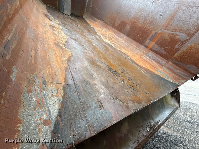 image for item DZ4195 2000 Peterbilt 378 dump truck