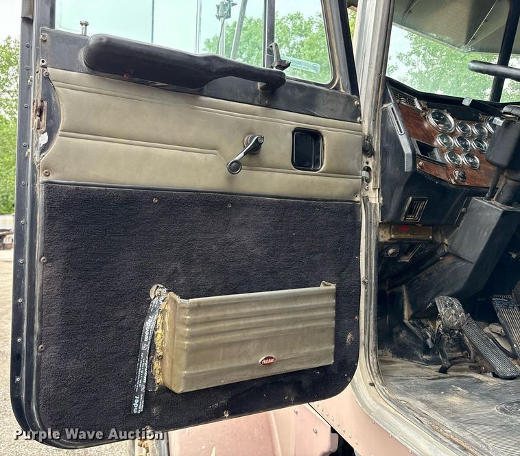 image for item DZ4195 2000 Peterbilt 378 dump truck