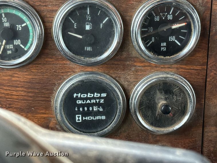 image for item DZ4195 2000 Peterbilt 378 dump truck