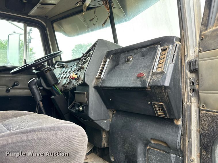 image for item DZ4195 2000 Peterbilt 378 dump truck