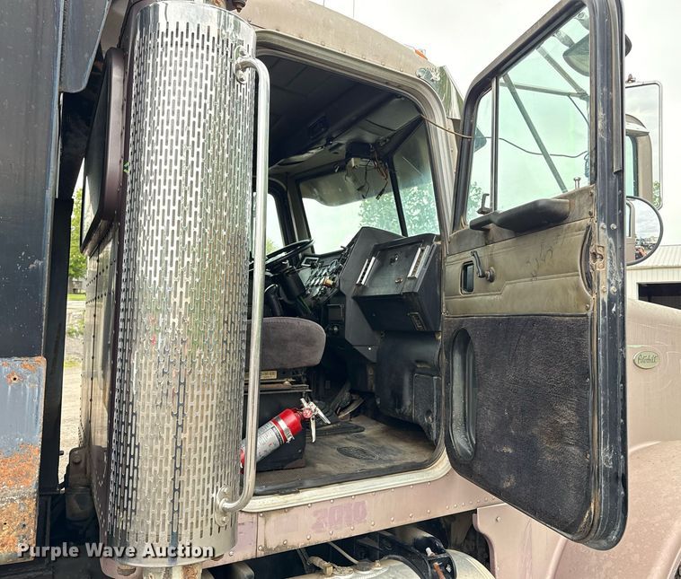 image for item DZ4195 2000 Peterbilt 378 dump truck