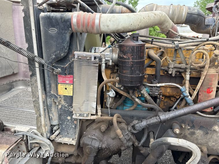 image for item DZ4195 2000 Peterbilt 378 dump truck