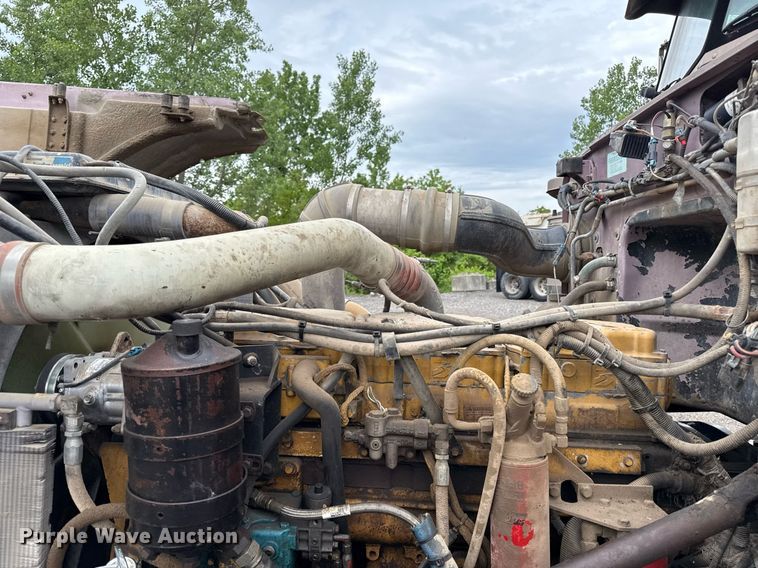 image for item DZ4195 2000 Peterbilt 378 dump truck