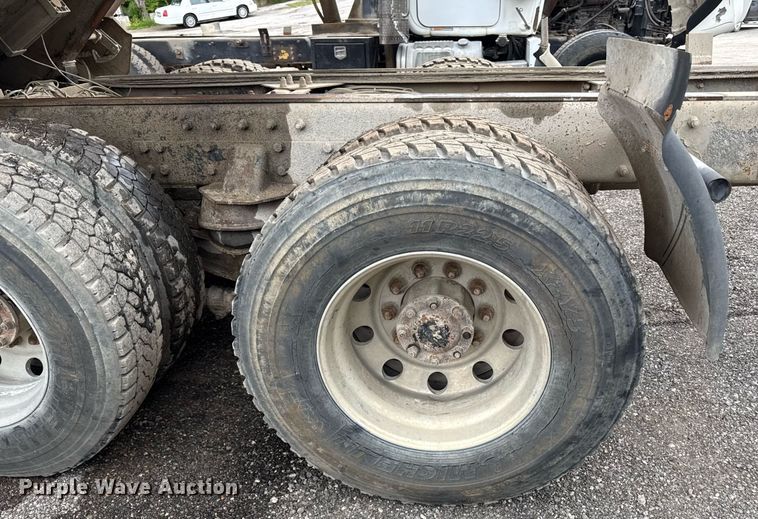 image for item DZ4195 2000 Peterbilt 378 dump truck