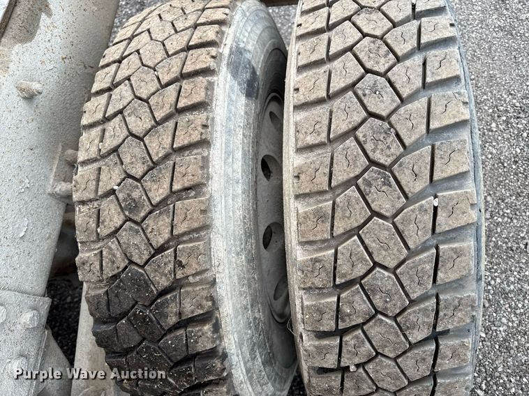 image for item DZ4195 2000 Peterbilt 378 dump truck