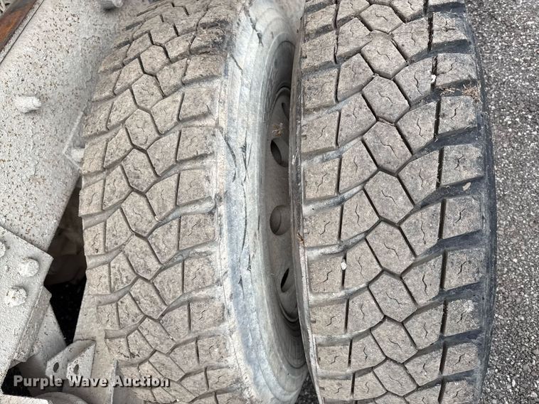 image for item DZ4195 2000 Peterbilt 378 dump truck