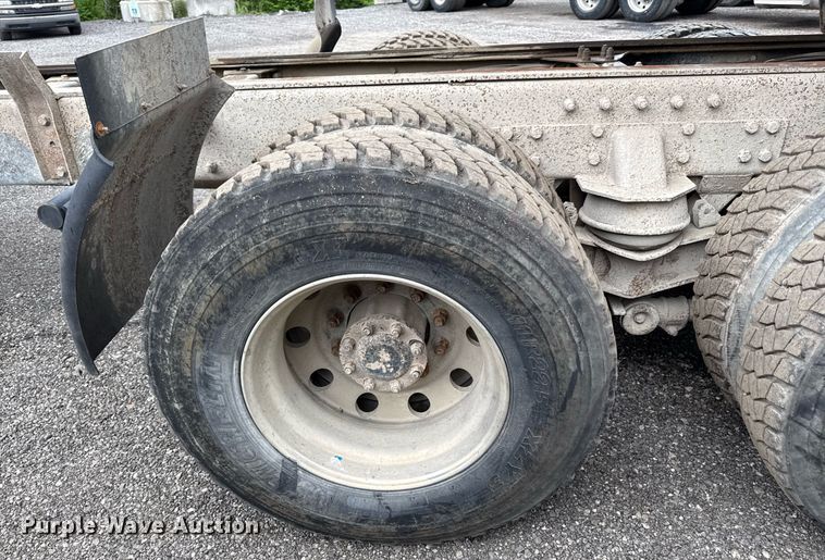 image for item DZ4195 2000 Peterbilt 378 dump truck