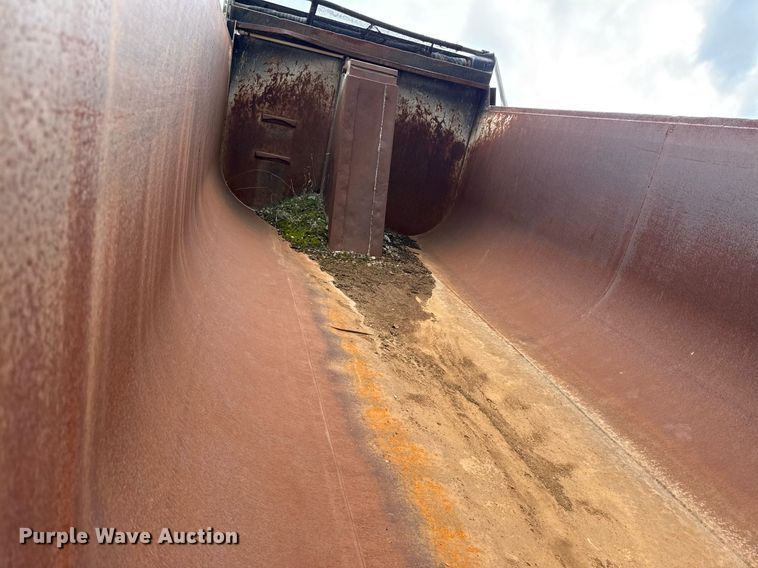 image for item DZ4196 1995 Mack RD6885 dump truck