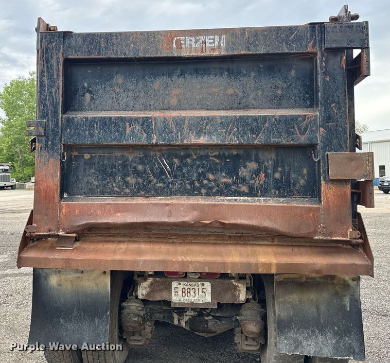 image for item DZ4196 1995 Mack RD6885 dump truck