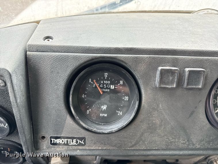 image for item DZ4196 1995 Mack RD6885 dump truck