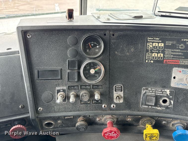 image for item DZ4196 1995 Mack RD6885 dump truck