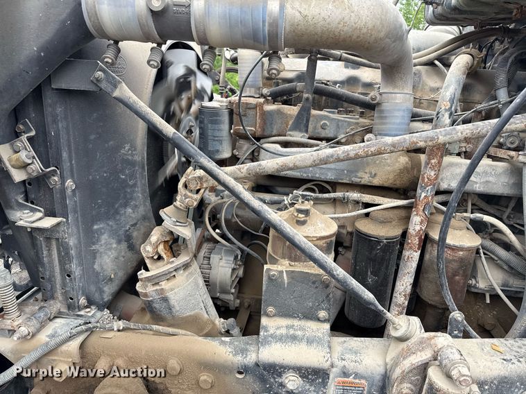 image for item DZ4196 1995 Mack RD6885 dump truck