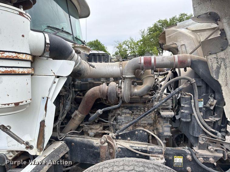 image for item DZ4196 1995 Mack RD6885 dump truck