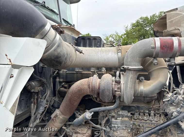 image for item DZ4196 1995 Mack RD6885 dump truck