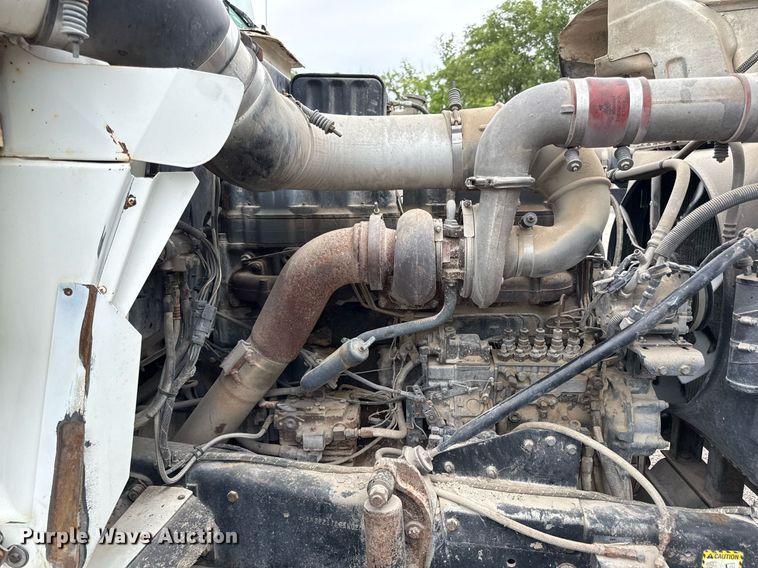 image for item DZ4196 1995 Mack RD6885 dump truck