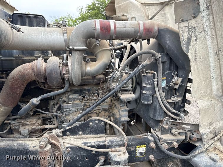 image for item DZ4196 1995 Mack RD6885 dump truck