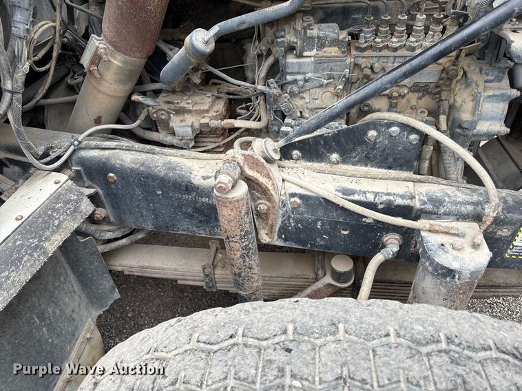 image for item DZ4196 1995 Mack RD6885 dump truck