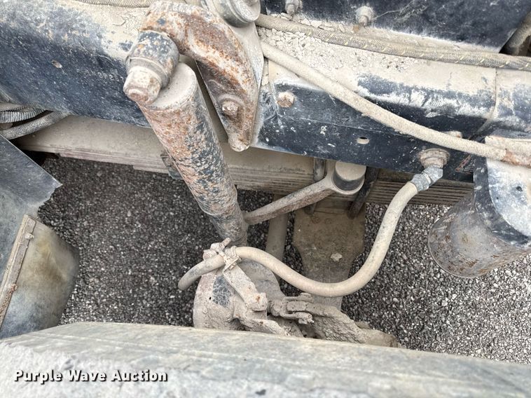 image for item DZ4196 1995 Mack RD6885 dump truck