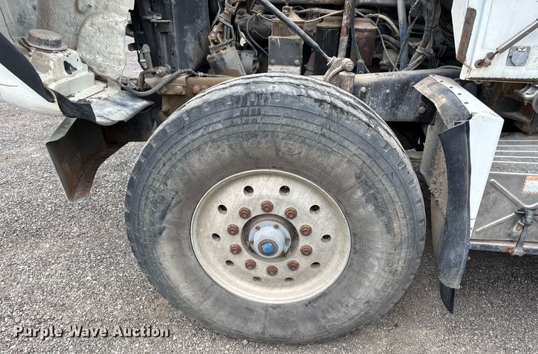 image for item DZ4196 1995 Mack RD6885 dump truck