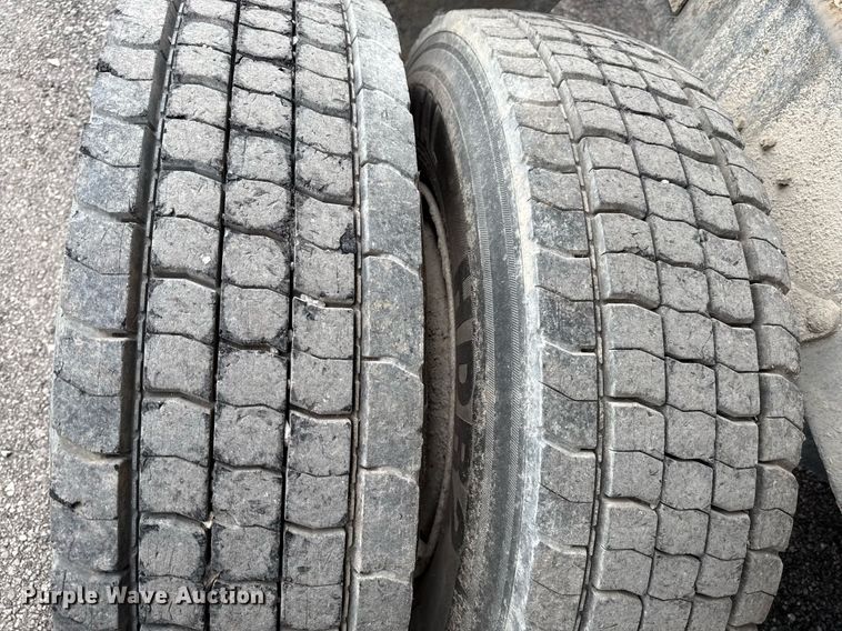 image for item DZ4196 1995 Mack RD6885 dump truck