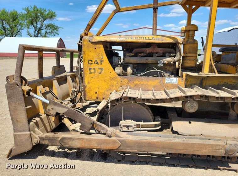 image for item EA2449 1951 Caterpillar D7 dozer
